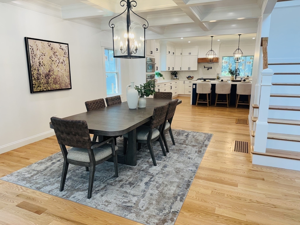 15 Verjuniel Ave