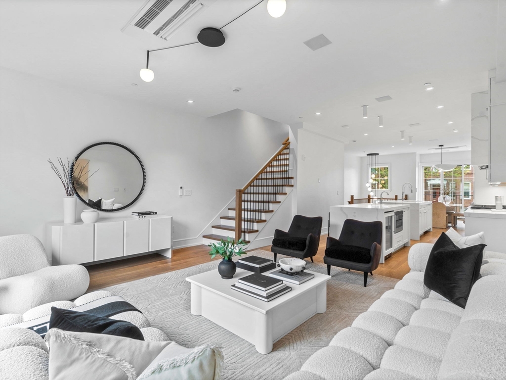 565 East Broadway