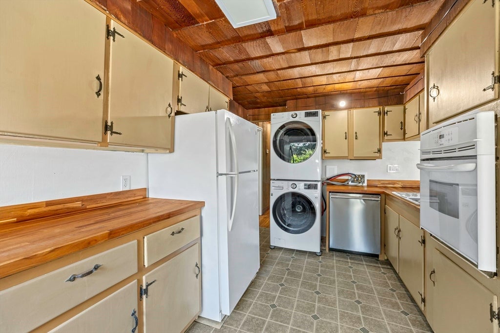23 School Street, Granby, MA, 23 School Street, Granby, MA Photo #15