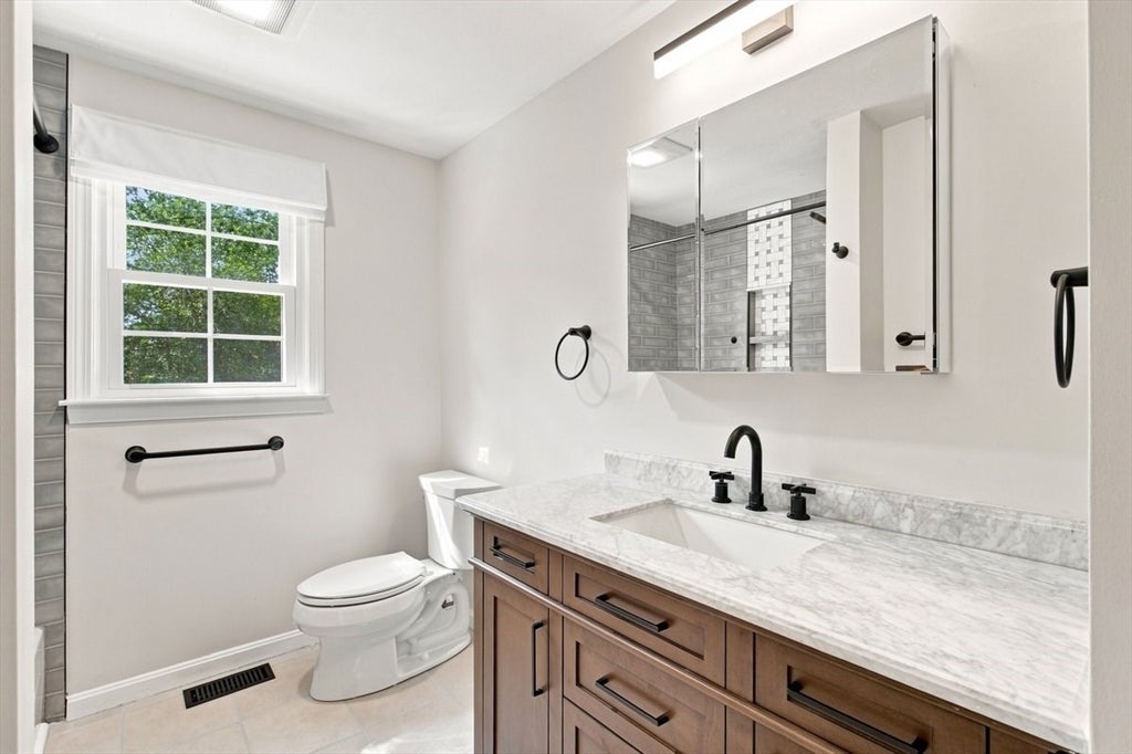 174 Bent St, Franklin, MA, 174 Bent St, Franklin, MA Photo #20