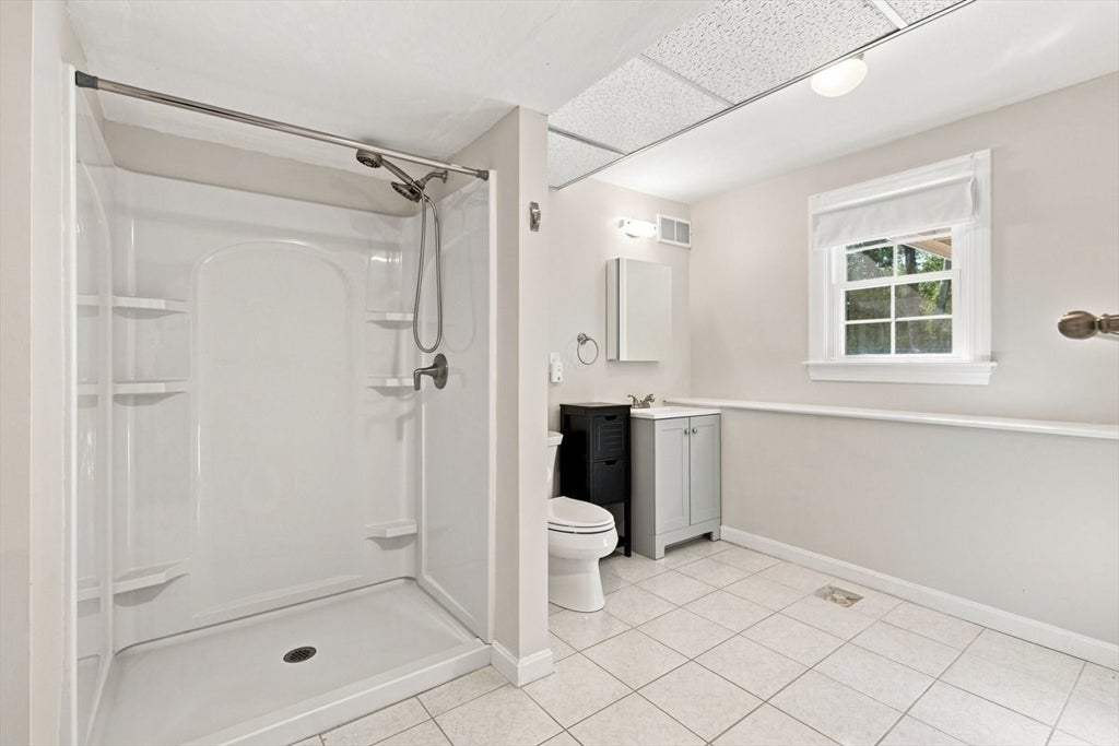 174 Bent St, Franklin, MA, 174 Bent St, Franklin, MA Photo #31
