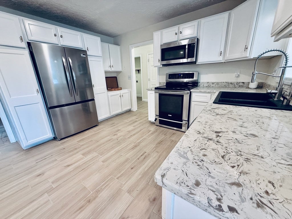3 Scott Rd, Littleton, MA Photo #12