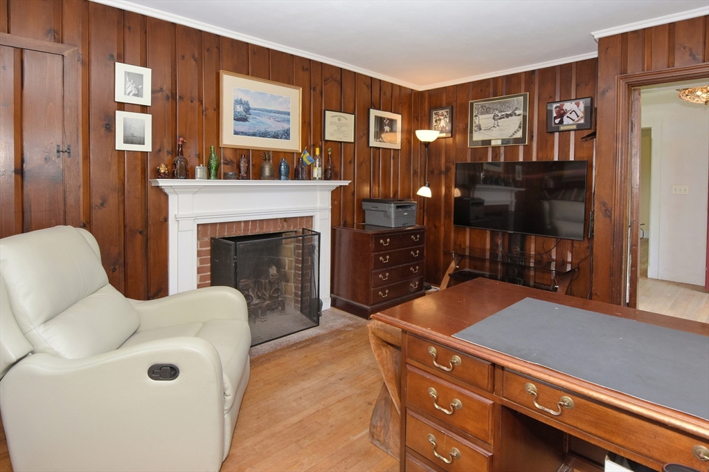 51 Fiske Hill Rd