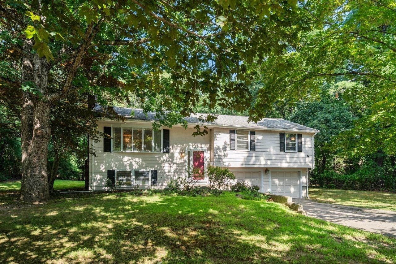 6 Johnson Rd, Sharon, MA Photo #2