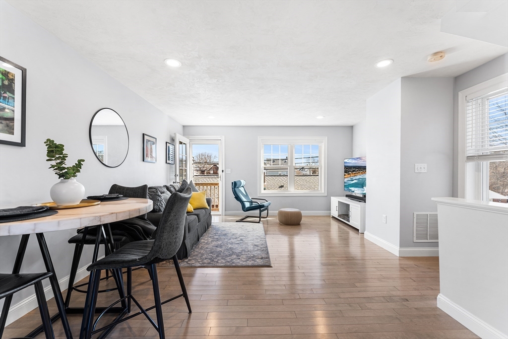 18 1/2 Dalton Ct 18 1/2