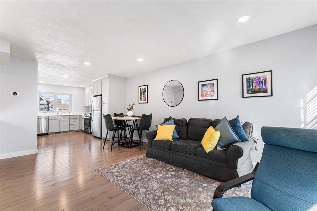 18 1/2 Dalton Ct 18 1/2