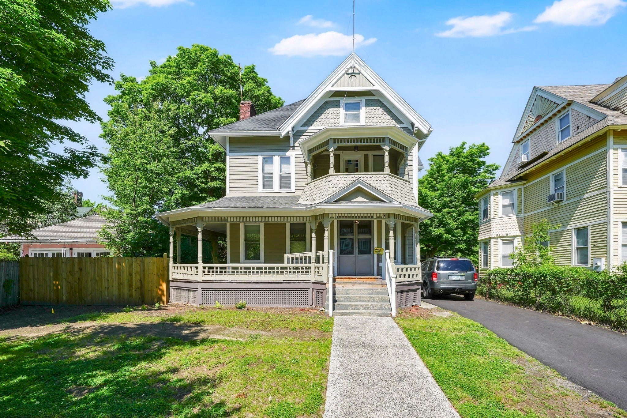288 Saint James Ave
