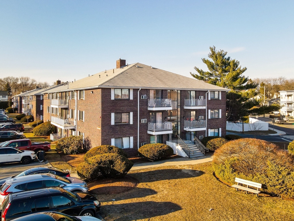 270 E Haverhill St 12