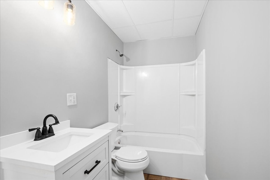 4 Howland Terrace, Worcester, MA Photo #5