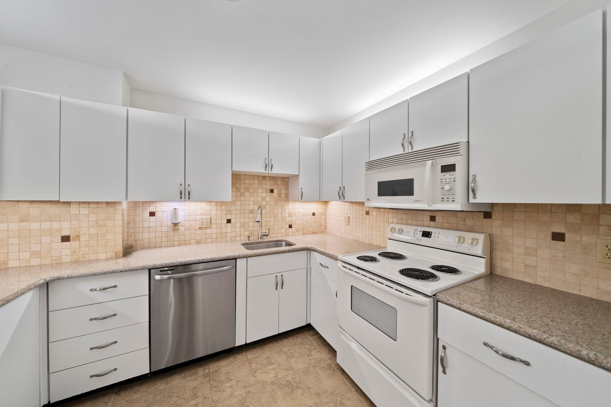 100 Parks St #27, Duxbury, MA, 100 Parks St #27, Duxbury, MA Photo #2