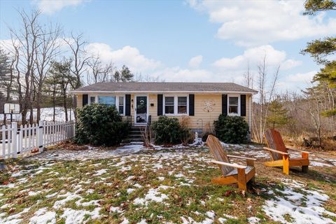 Photo of 514 West St, Gardner, MA 01440 (MLS # 73469172)