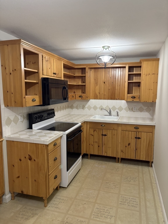 39 Pleasant Steet A17