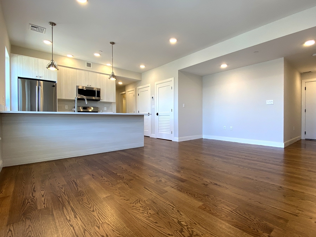 1 Everett St. 501