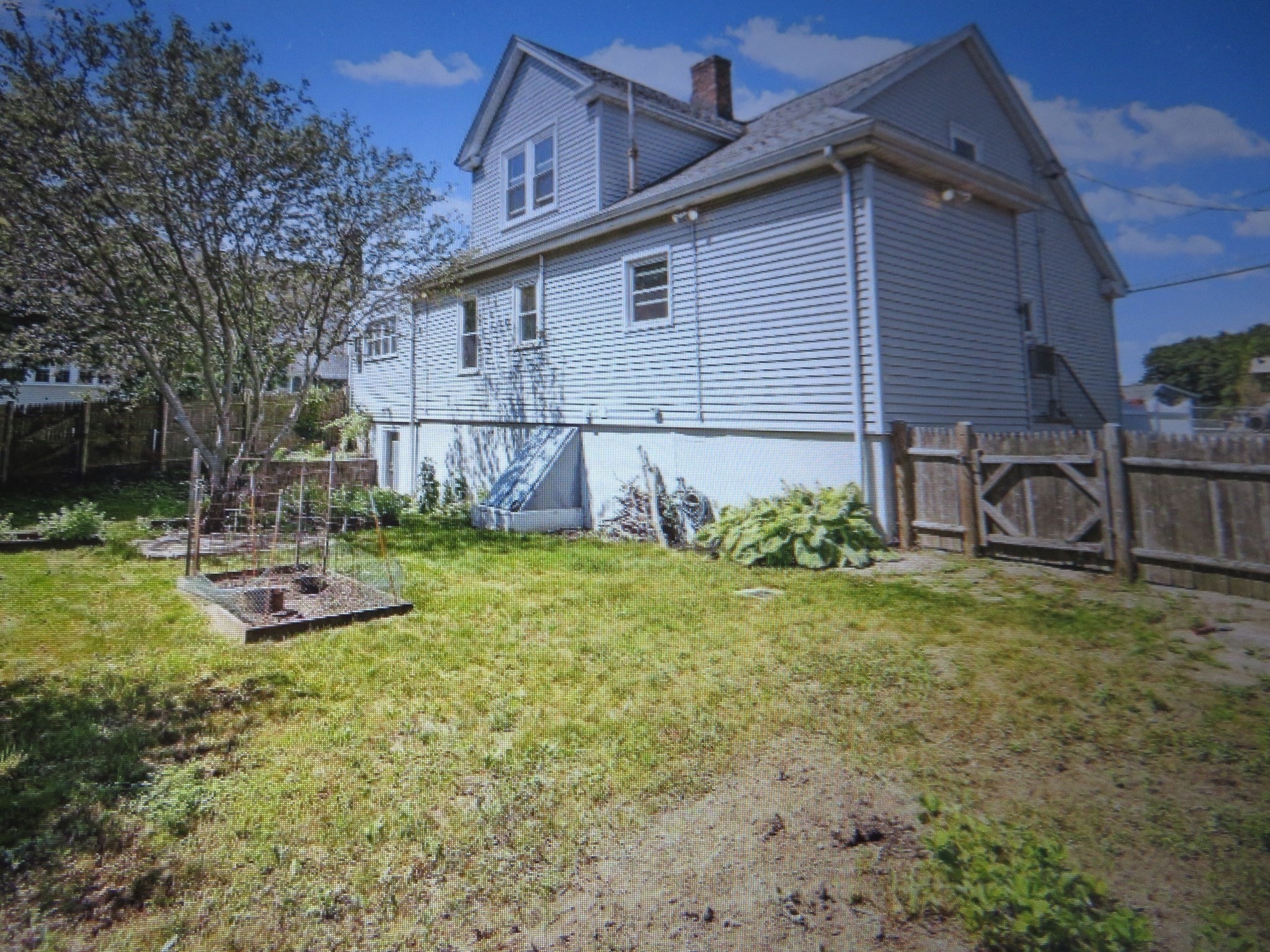 300 Manet Ave