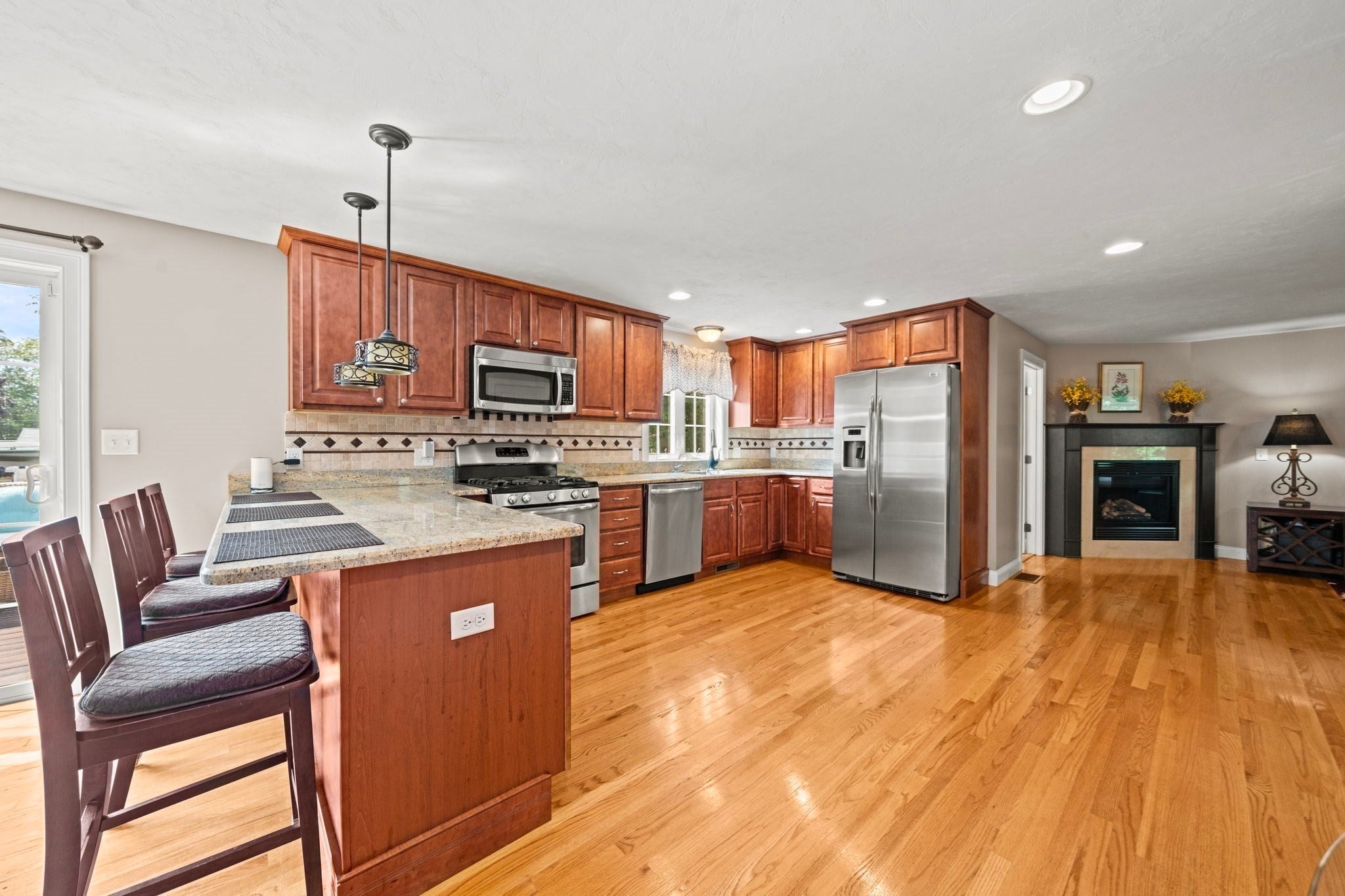 11 Village Ln, Haverhill, MA, 11 Village Ln, Haverhill, MA Photo #3