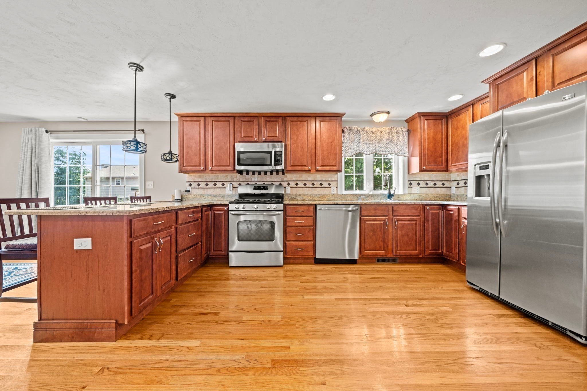 11 Village Ln, Haverhill, MA, 11 Village Ln, Haverhill, MA Photo #2