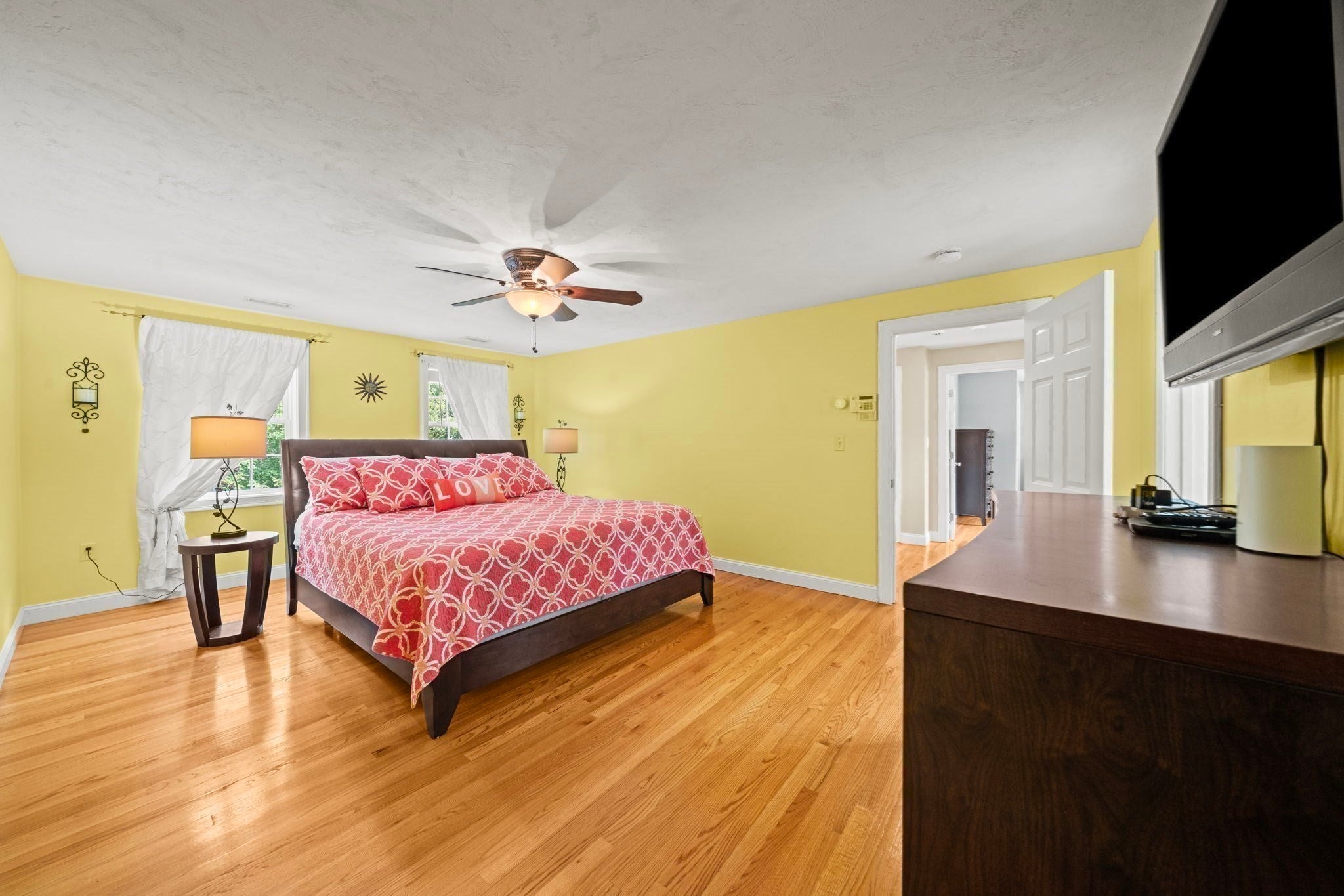 11 Village Ln, Haverhill, MA, 11 Village Ln, Haverhill, MA Photo #16