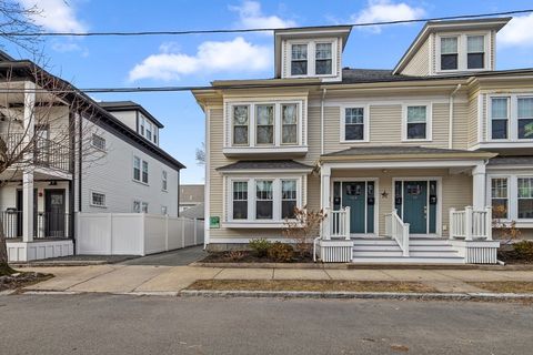 16.5 Holly St 2L Salem MA 01970