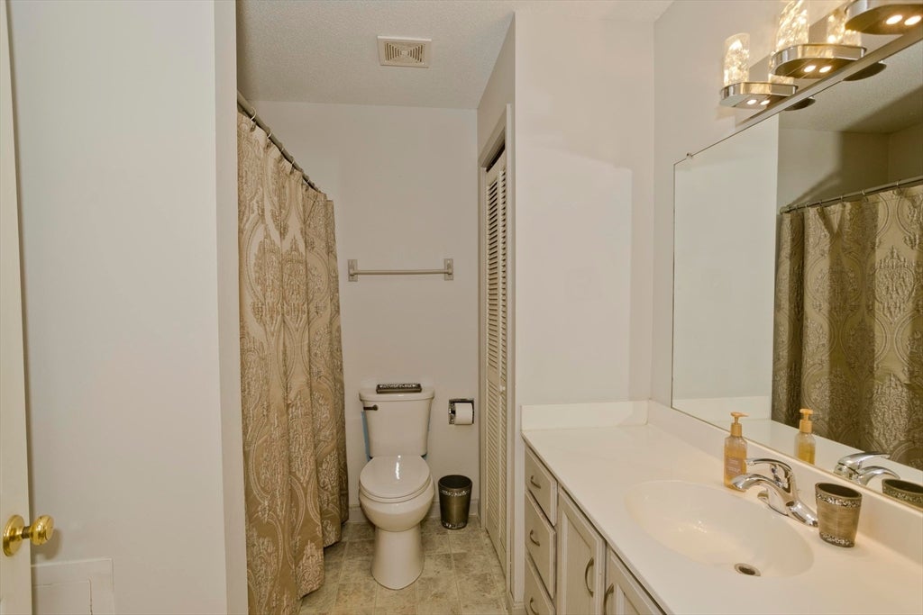 61 Abbey Memorial Dr #187, Chicopee, MA, 61 Abbey Memorial Dr #187, Chicopee, MA Photo #21