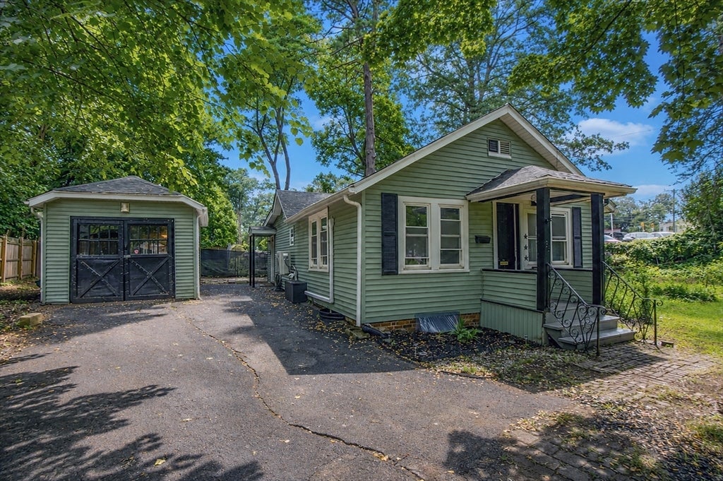33 Plumtree Road, Springfield, MA, 33 Plumtree Road, Springfield, MA Photo #3