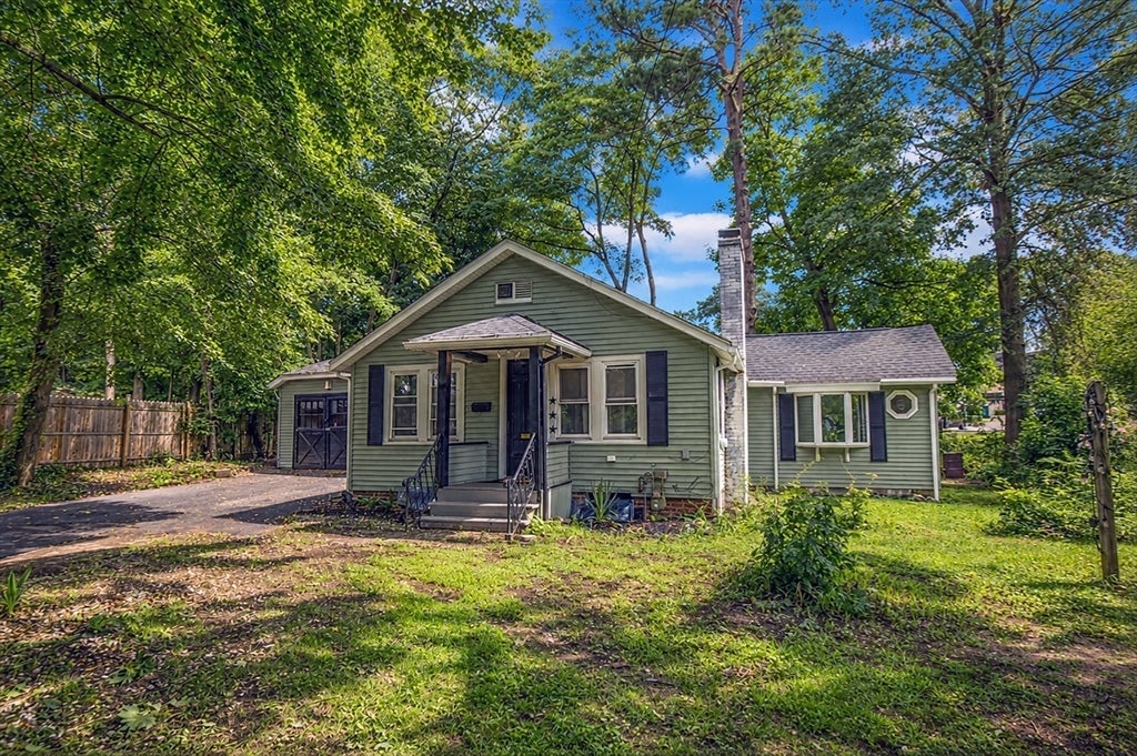 33 Plumtree Road, Springfield, MA, 33 Plumtree Road, Springfield, MA Photo #2