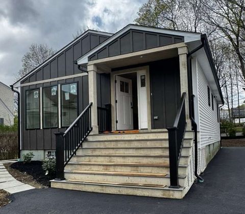 Photo of 10 Ashwood Street, Worcester, MA 01604 (MLS # 73521409)