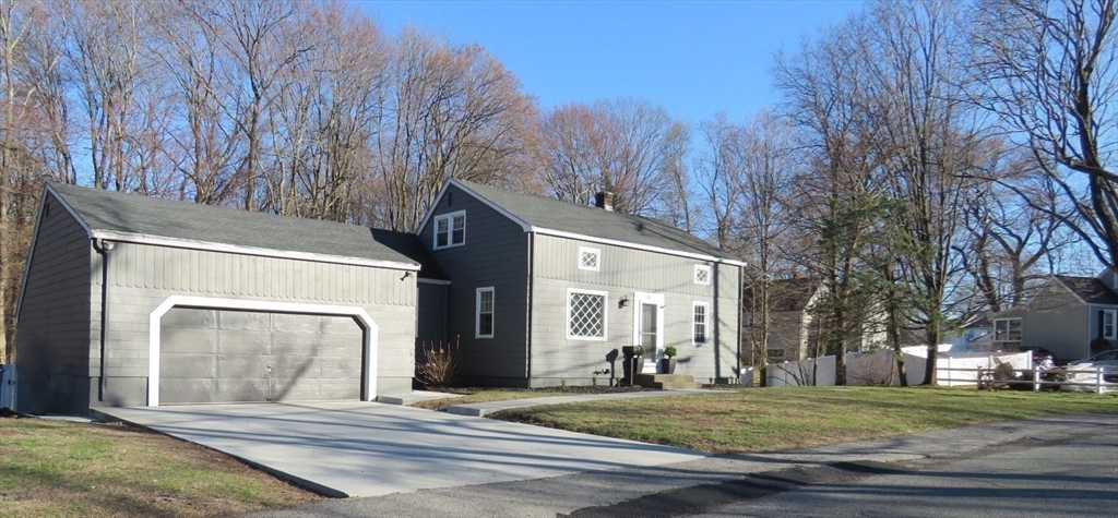 11 Old Charter Rd