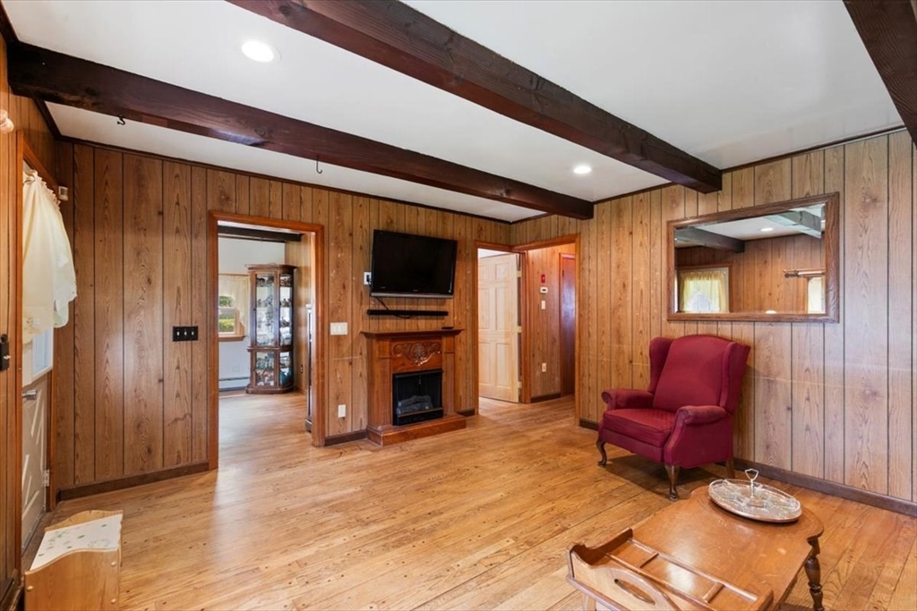 Tewksbury, Massachusetts 01876, United States, 4 Bedrooms Bedrooms, ,2 BathroomsBathrooms,Residential,Contingent,145469