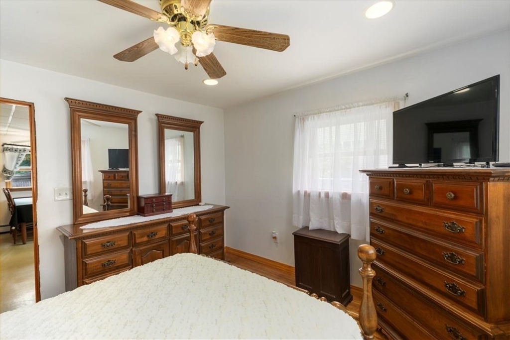 Tewksbury, Massachusetts 01876, United States, 4 Bedrooms Bedrooms, ,2 BathroomsBathrooms,Residential,Contingent,145469