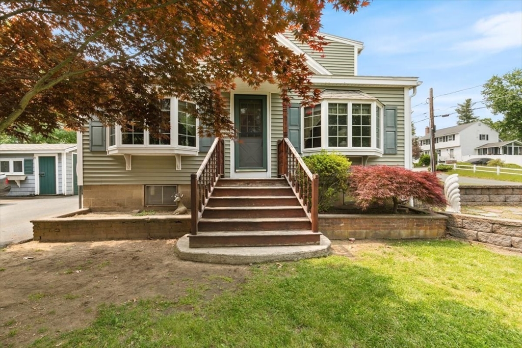 Tewksbury, Massachusetts 01876, United States, 4 Bedrooms Bedrooms, ,2 BathroomsBathrooms,Residential,Contingent,145469