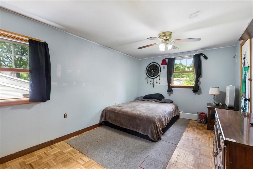 Tewksbury, Massachusetts 01876, United States, 4 Bedrooms Bedrooms, ,2 BathroomsBathrooms,Residential,Contingent,145469