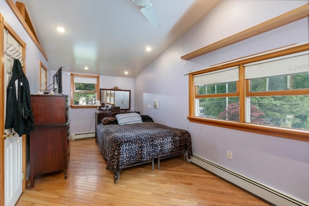 Tewksbury, Massachusetts 01876, United States, 4 Bedrooms Bedrooms, ,2 BathroomsBathrooms,Residential,Contingent,145469