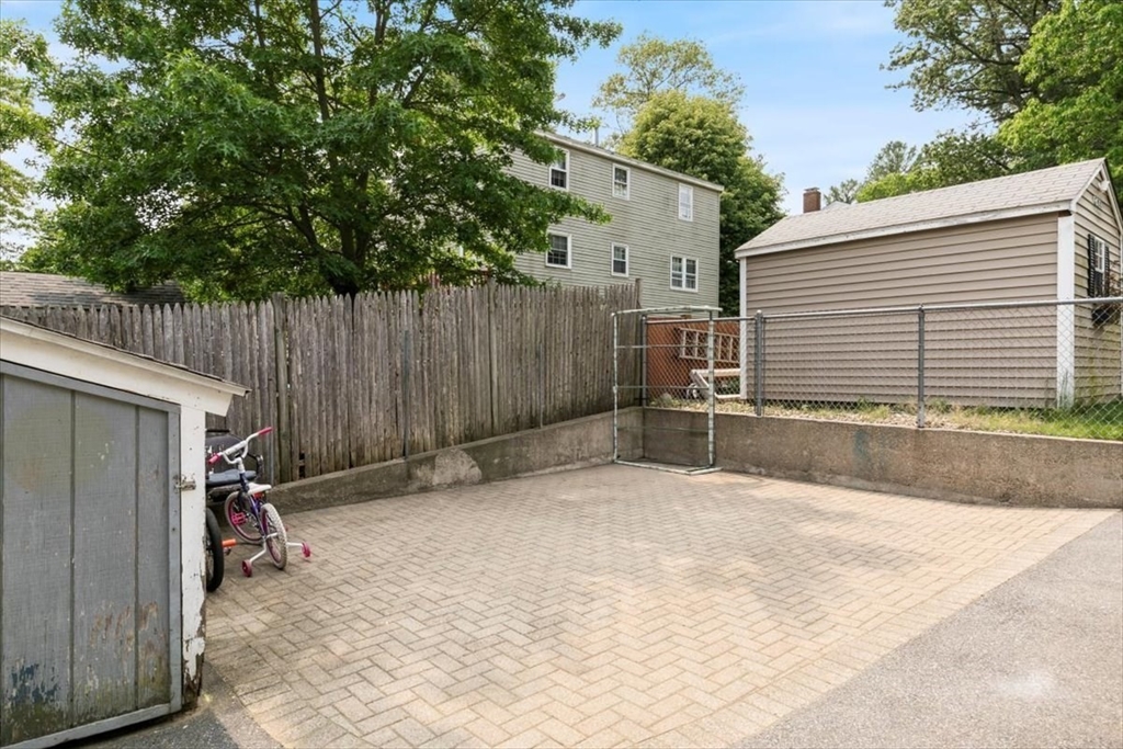 Tewksbury, Massachusetts 01876, United States, 4 Bedrooms Bedrooms, ,2 BathroomsBathrooms,Residential,Contingent,145469