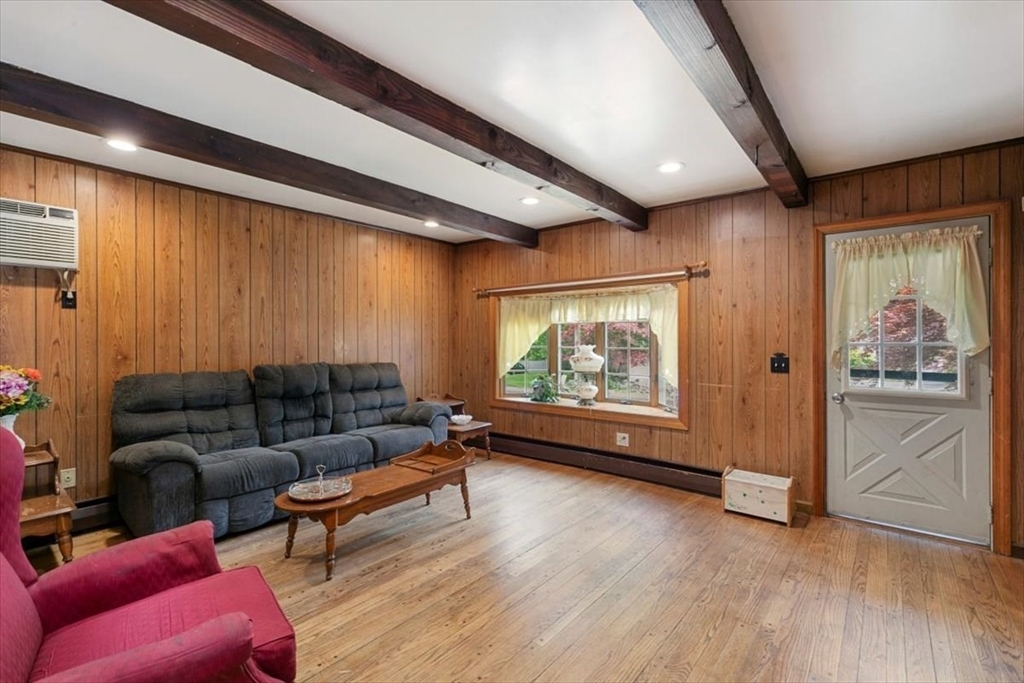 Tewksbury, Massachusetts 01876, United States, 4 Bedrooms Bedrooms, ,2 BathroomsBathrooms,Residential,Contingent,145469