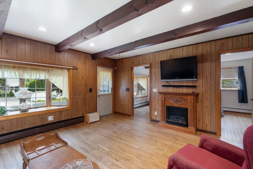 Tewksbury, Massachusetts 01876, United States, 4 Bedrooms Bedrooms, ,2 BathroomsBathrooms,Residential,Contingent,145469