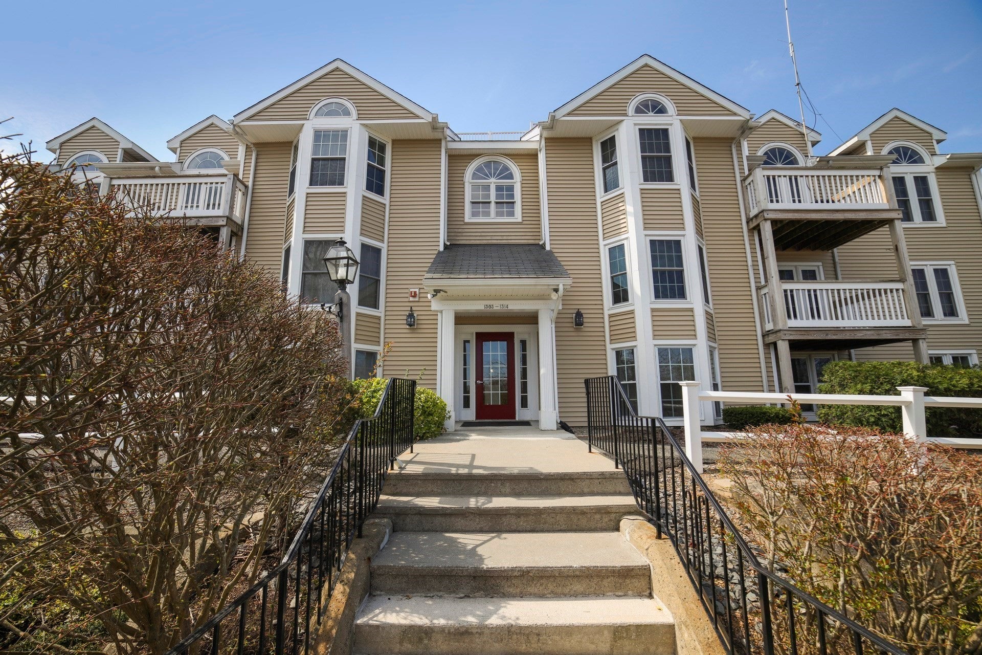 1303 Carriage Ln #1303, Taunton, MA, 1303 Carriage Ln #1303, Taunton, MA Photo #1