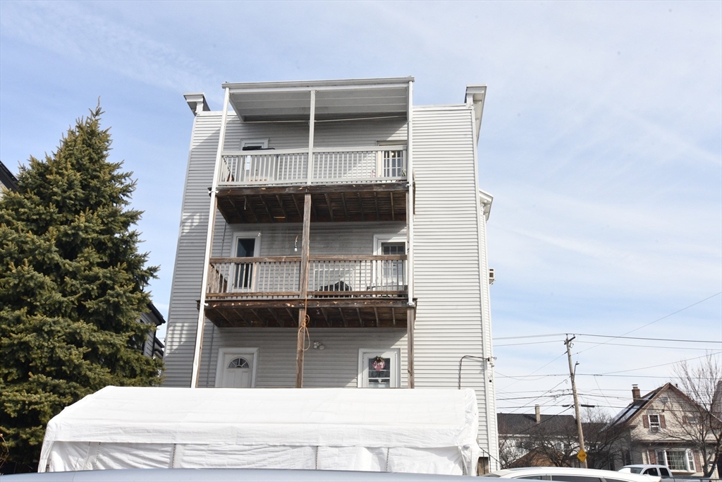 121 Cottage Street