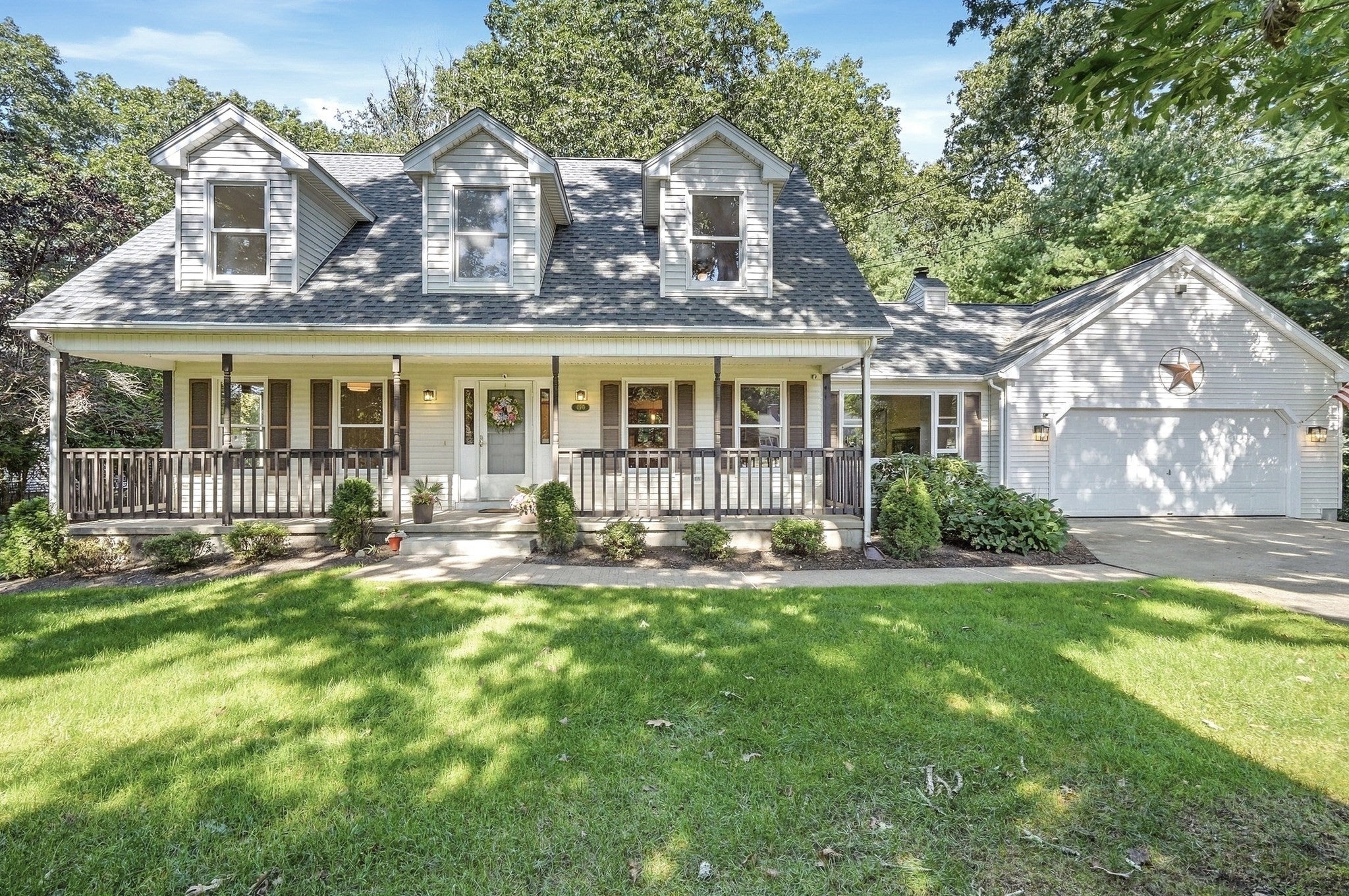 Photo of 690 Converse Street, Longmeadow, MA