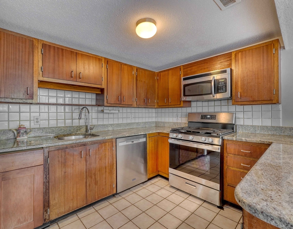 422 Great Elm Way 422