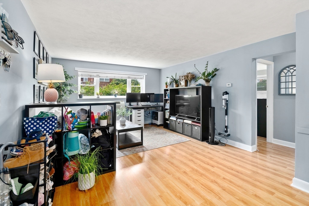 32 Whitman Rd B1