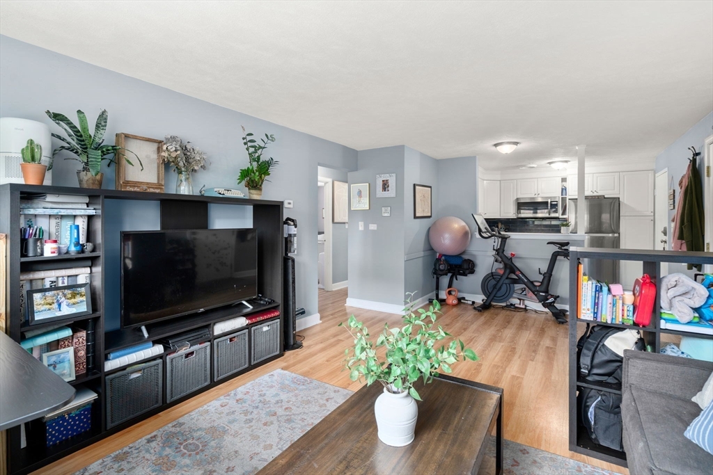 32 Whitman Rd B1