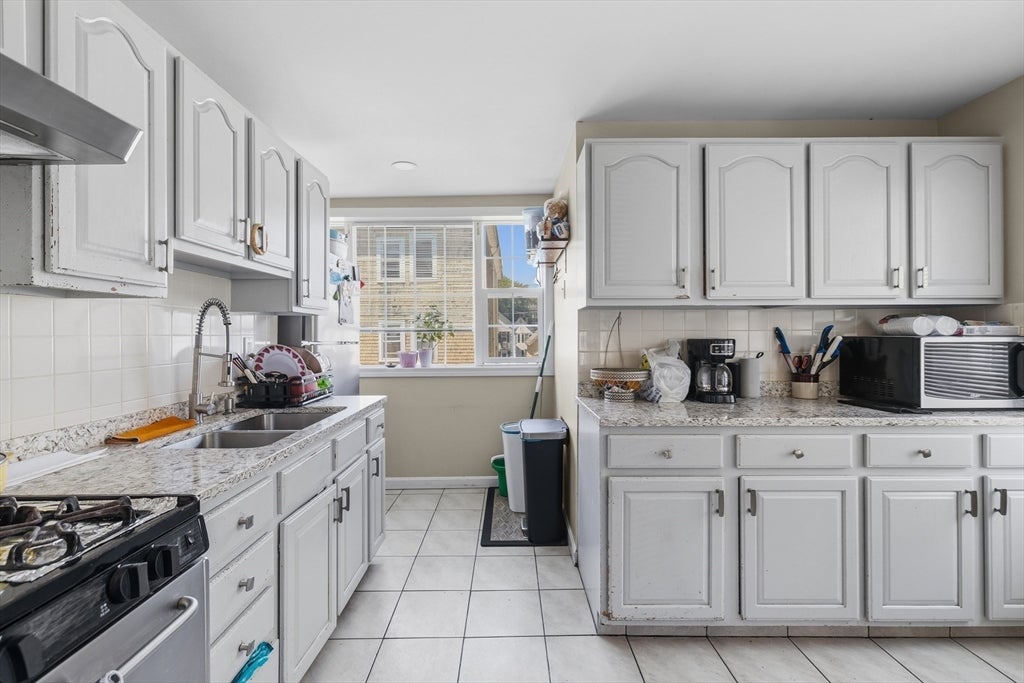 85 Jouvette St, New Bedford, MA Photo #4