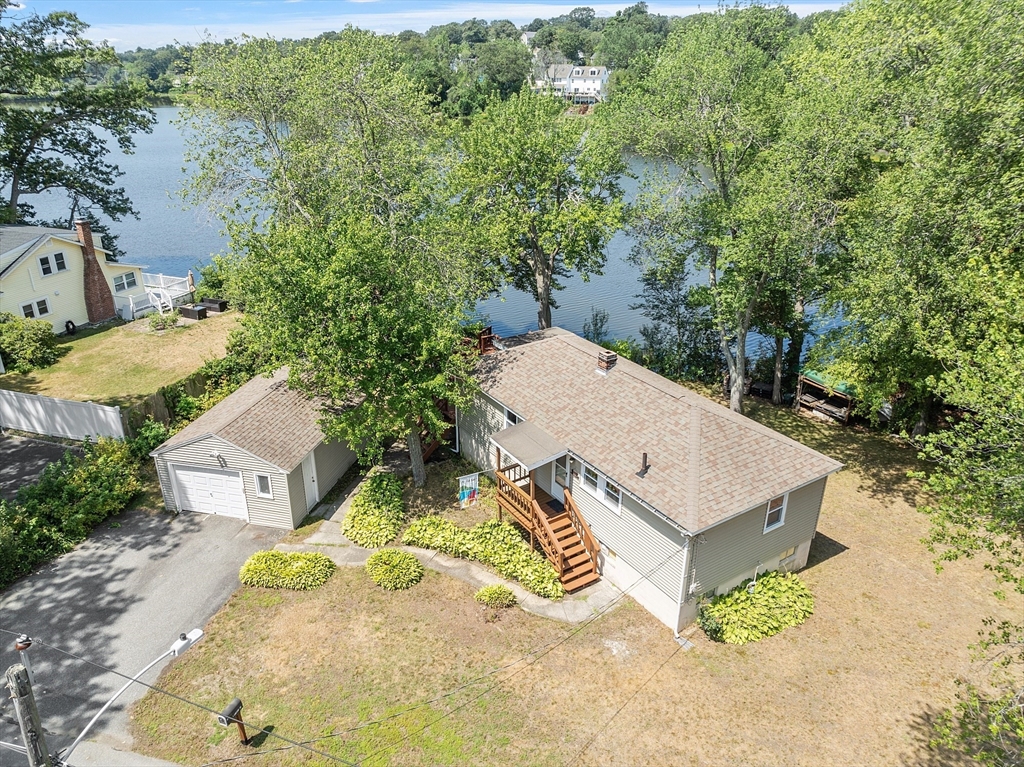 1 Lakeside Road