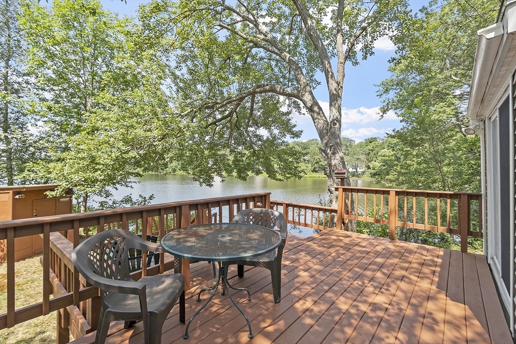 1 Lakeside Road