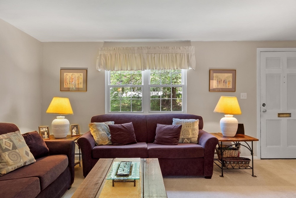4 Village Green Dr 4