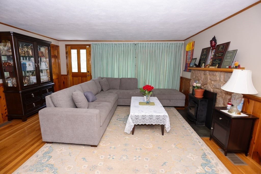 116 Pond St, Billerica, MA Photo #6