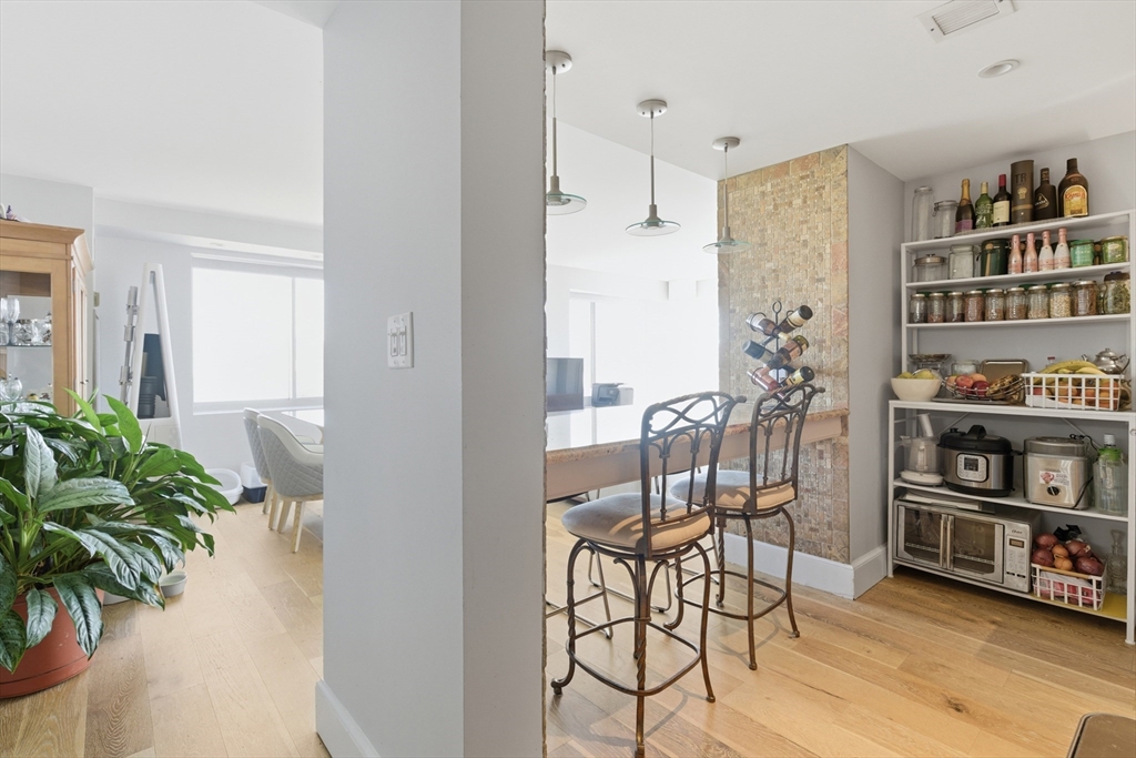 8-12 Museum Way 1506