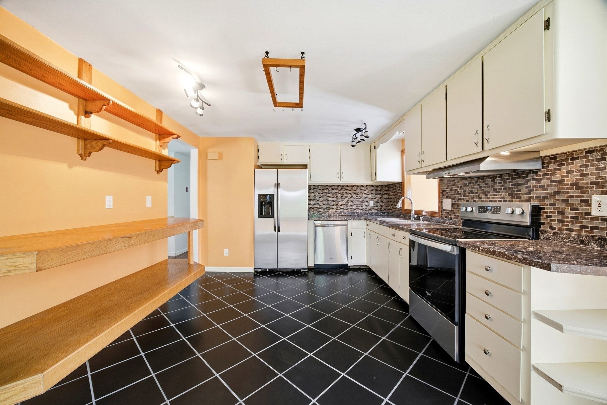 12 Kensington Ave, East Longmeadow, MA, 12 Kensington Ave, East Longmeadow, MA Photo #6