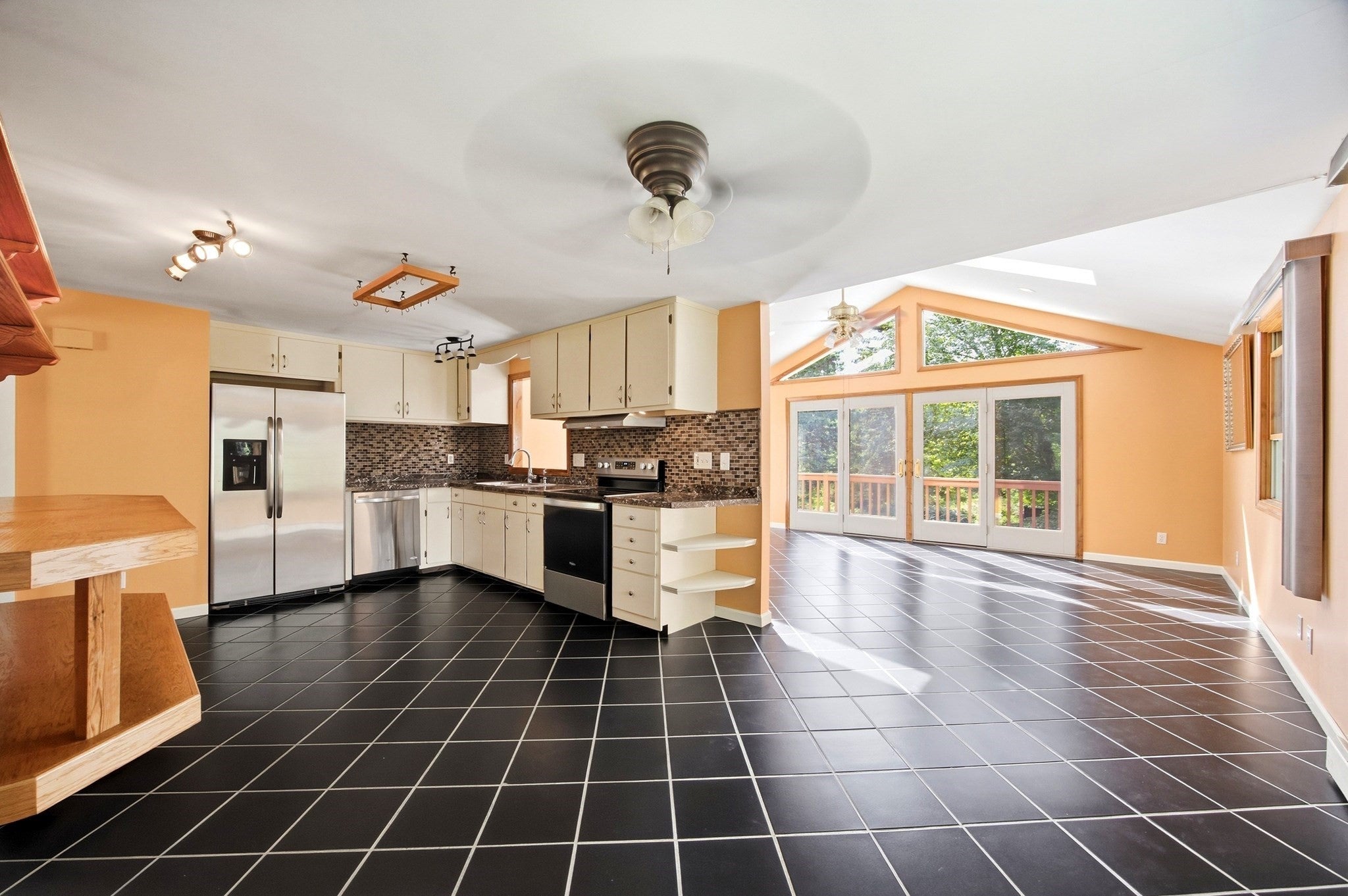 12 Kensington Ave, East Longmeadow, MA, 12 Kensington Ave, East Longmeadow, MA Photo #2