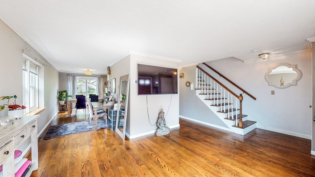 805 Irving Rd 805